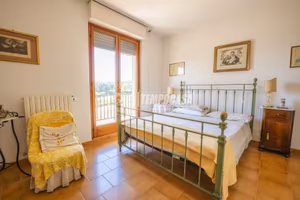 APPARTAMENTO AL SECONDO PIANO CON GARAGE