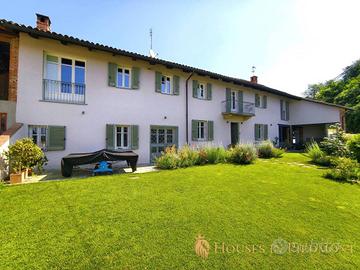Rustico / Casale di 340 m² con più di 5 locali e b