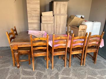Tavolo più parete attrezzata