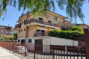 Immobile di 440 m² a Fonte Nuova
