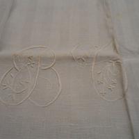 Asciugamano vintage con frange e ricamo BC