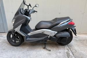 Yamaha XMAX 250