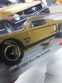 Ford Mustang Fastback del 68 oro