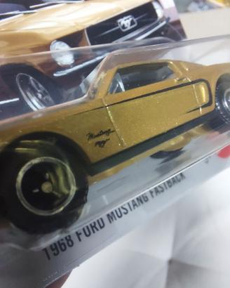 Ford Mustang Fastback del 68 oro