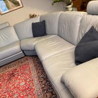 Divano ad angolo in pelle