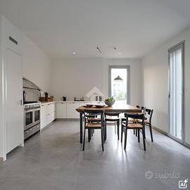 VILLA A SCHIERA A VILLAFRANCA DI VERONA