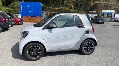 Smart fortwo 453    900cc (90cv)