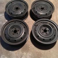 4 cerchi in ferro 205/55R16 nuovi