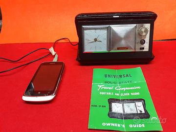 Radio sveglia da viaggio UNIVERSAL  anni 60