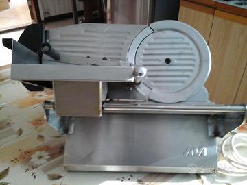 Affettatrice elettrica ALA lama 22 cm.ACCIAIO INOX
