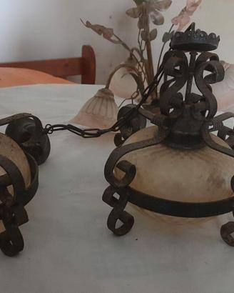 Coppia Lampadari Vintage in Ferro Battuto e Vetro