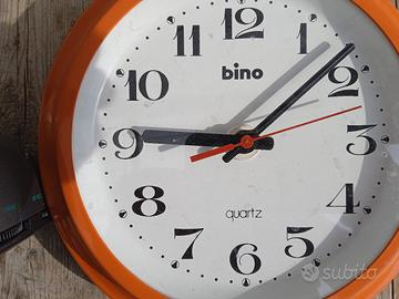 orologio più radio sveglia 