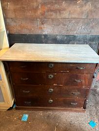 Cassettiera con piano di marmo