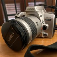 Macchina fotografica Minolta Dynax 404 si