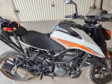 KTM 390 DUKE 2022 km 2995