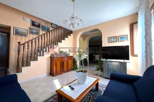 CAVARZERE - VILLA SINGOLA CON TERRENO