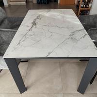 Tavolo vetro e ceramica