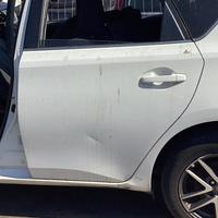 TOYOTA AURIS PORTA POSTERIORE SX