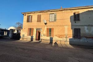 MORTARA VIC.: SOLUZIONE INDIPENDENTE SU TRE LATI C