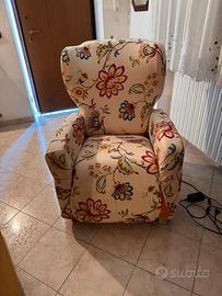 Poltrona relax elettrica alzapersone reclinabile