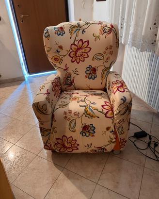 Poltrona relax elettrica alzapersone reclinabile