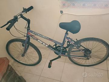 bicicletta MTB cambio Shimano in buone condizioni 