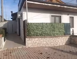 Villetta semindipendente