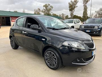 Lancia Ypsilon 1.0 FireFly 5 porte S&S Hybrid Gold