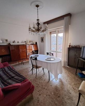 Appartamento di 90 m² con 3 locali e box auto a Ci