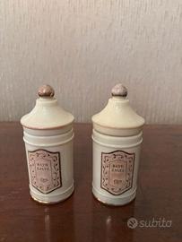 set vintage in porcellana per sali da bagno