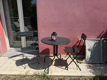 Tavolo e sedie metallo outdoor