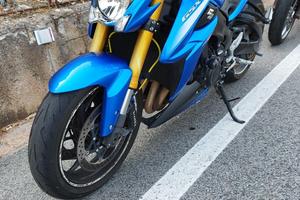 Suzuki gsx s 1000