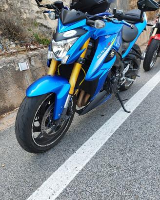 Suzuki gsx s 1000