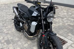husqvarna Svartpilen 801 akrapovic 2 anni garanzia