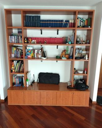 mobili sala e tavolo da pranzo