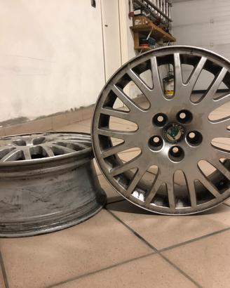 Cerchi in lega R16 usati (4 cerchi)