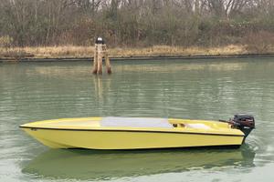 Cofano Mt 2017 con Yamaha 9,9