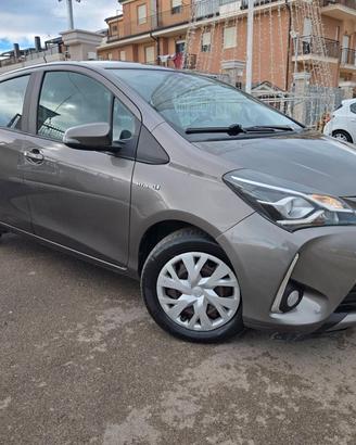 Toyota Yaris 1.5 Hybrid 5 porte Active