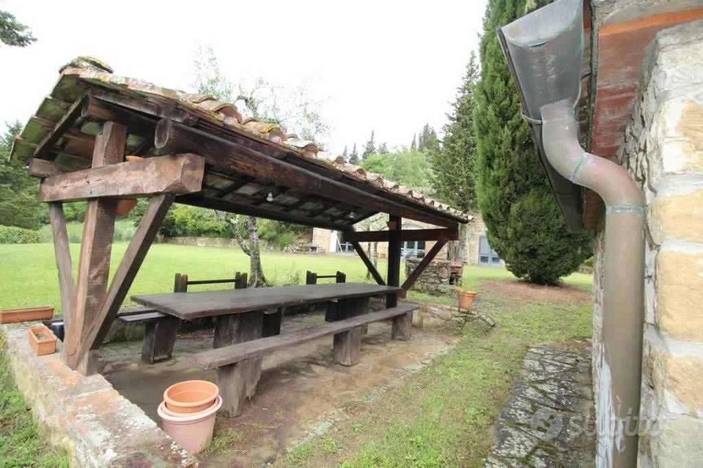 Rustico / Casale di 20500 m² con più di 5 locali a - Vista 4