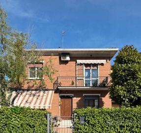 Porzione al 1 piano-Villa bifamiliare