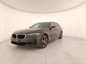 BMW 520d Touring mhev 48V xdrive Luxury auto