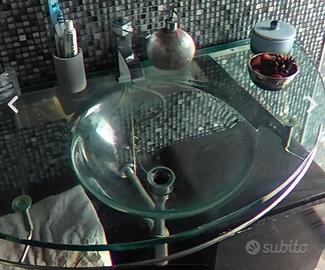 Lavabo in cristallo