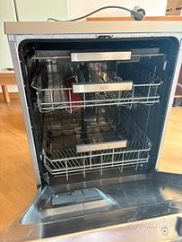 Lavastoviglie aeg