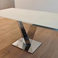 Tavolo di design Naos Minosse in cristallo