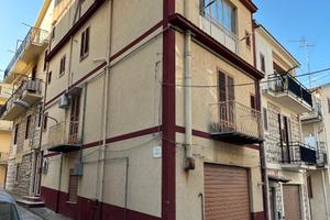 Casa indipendente con terrazza-San Giovanni Gemini