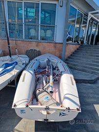 Barca a vela - deriva 470 da regata