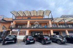 NEGOZIO A ARICCIA