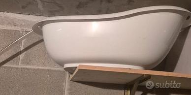 Vaschetta neonato con supporto gambe