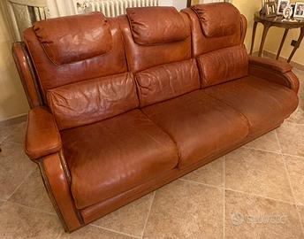 Set 2 Divani in cuoio (due posti, tre posti)