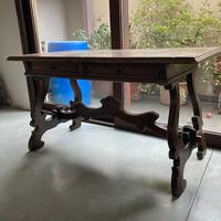 Tavolo antico con cassetti – stile rinascimentale